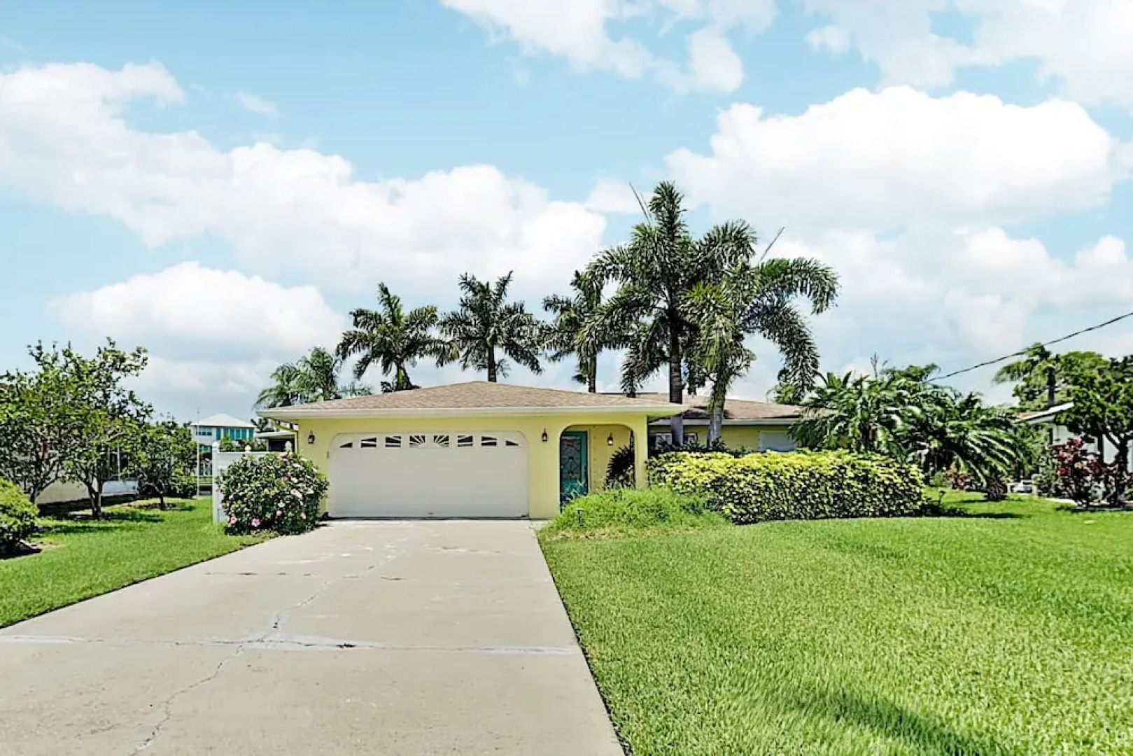 Canal-front Getaway W/ Pool - Minutes To Beach! 2 Bedroom Home