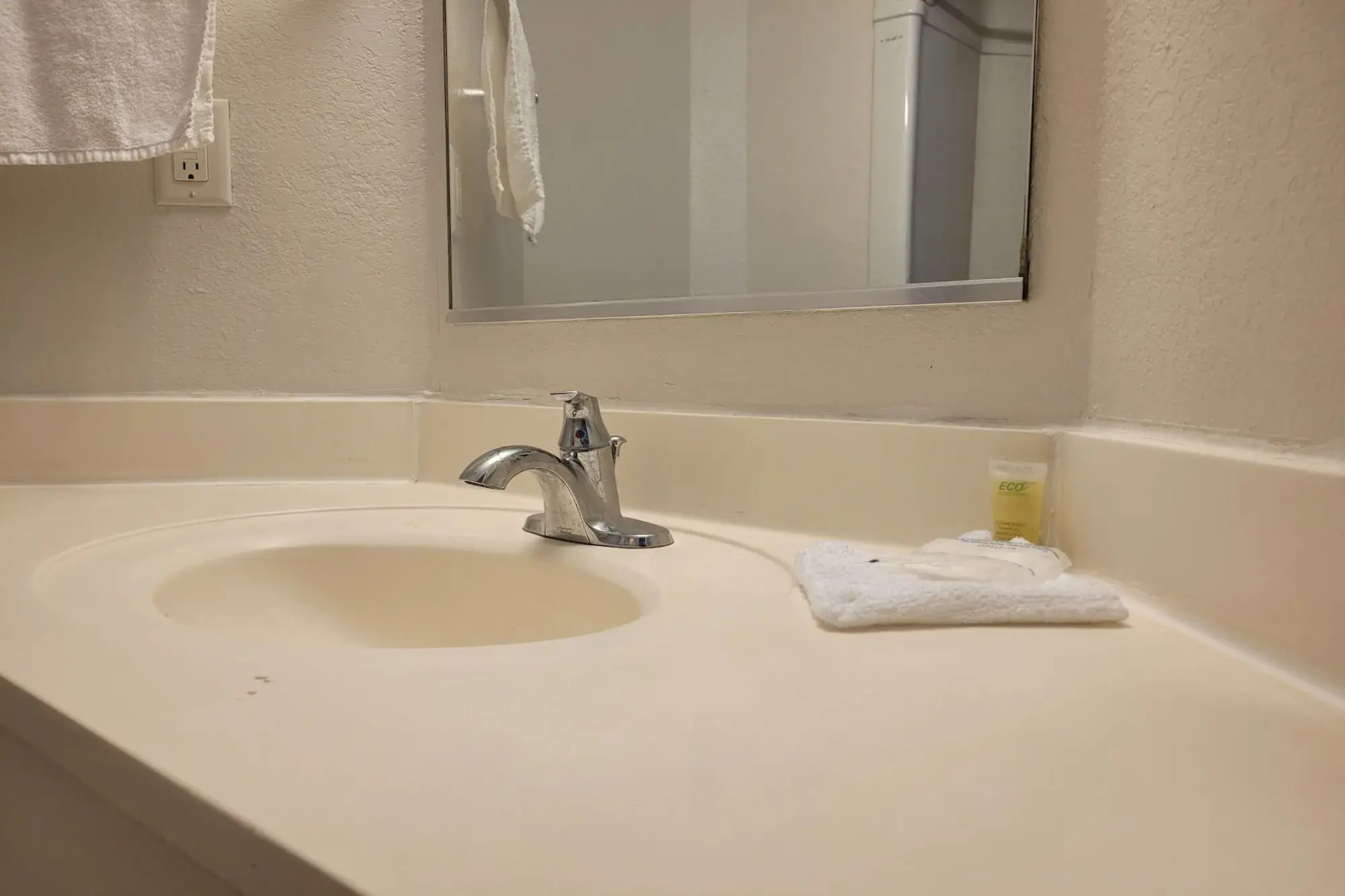 Modern Stay 39 Lakeview By OYO Minonk Garden