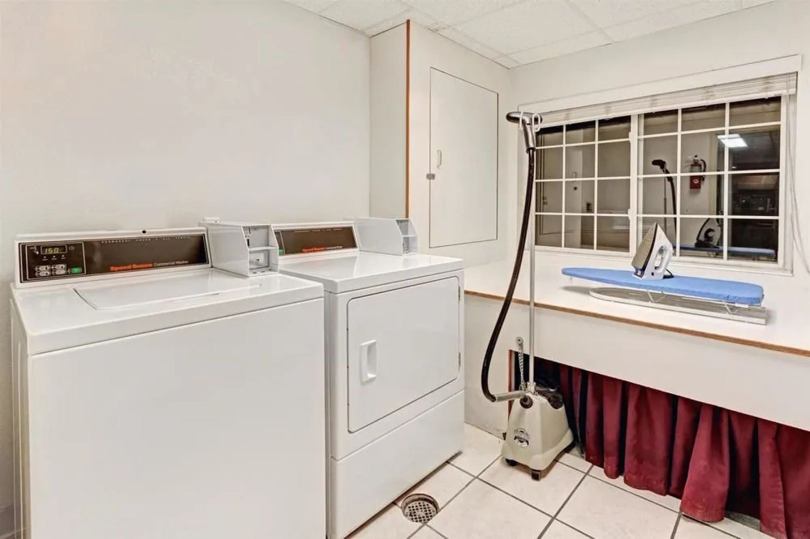 Days Inn and Suites by Wyndham Greeley