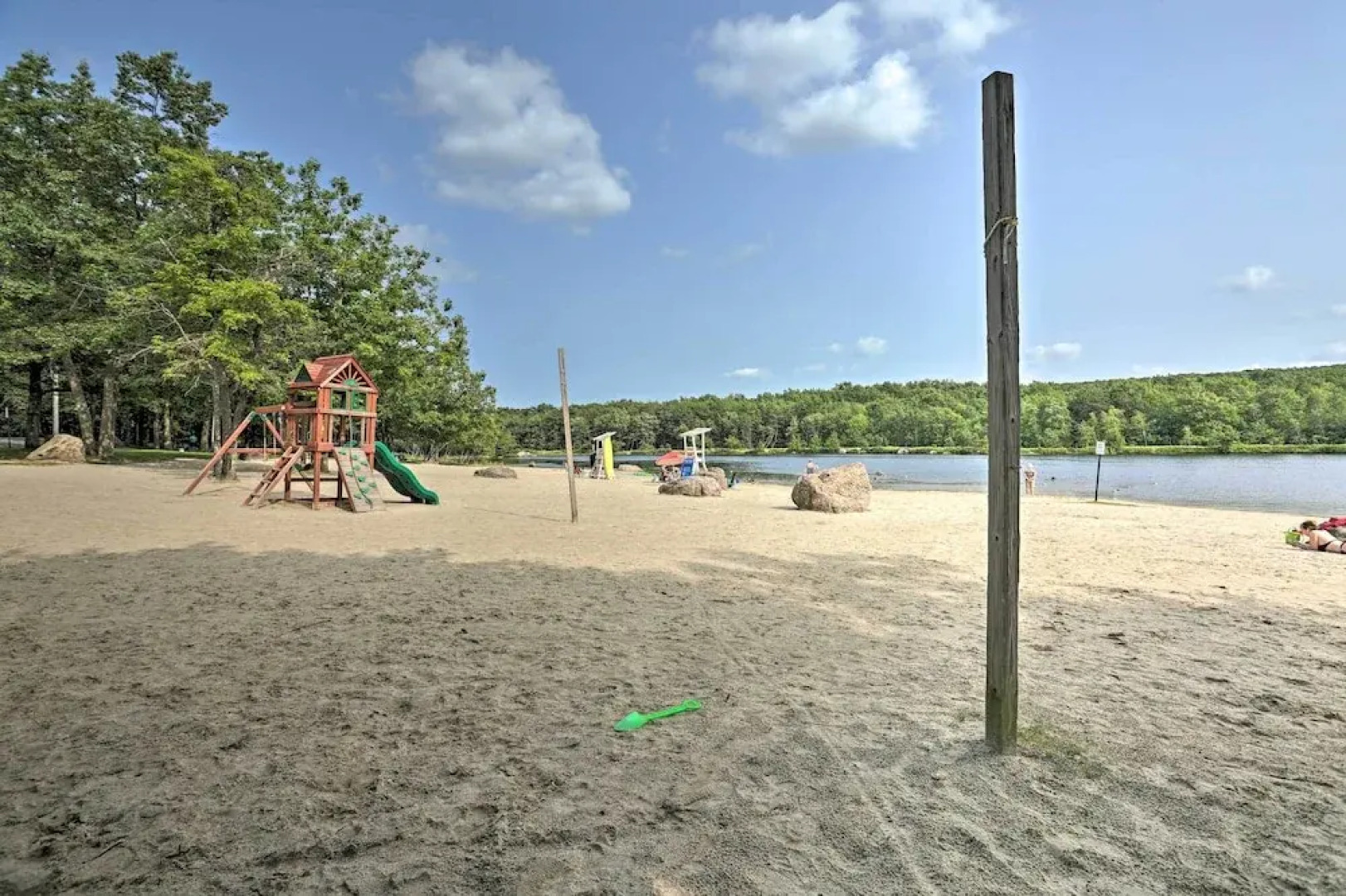 Deck, Game Room & Fire Pit: Poconos Retreat