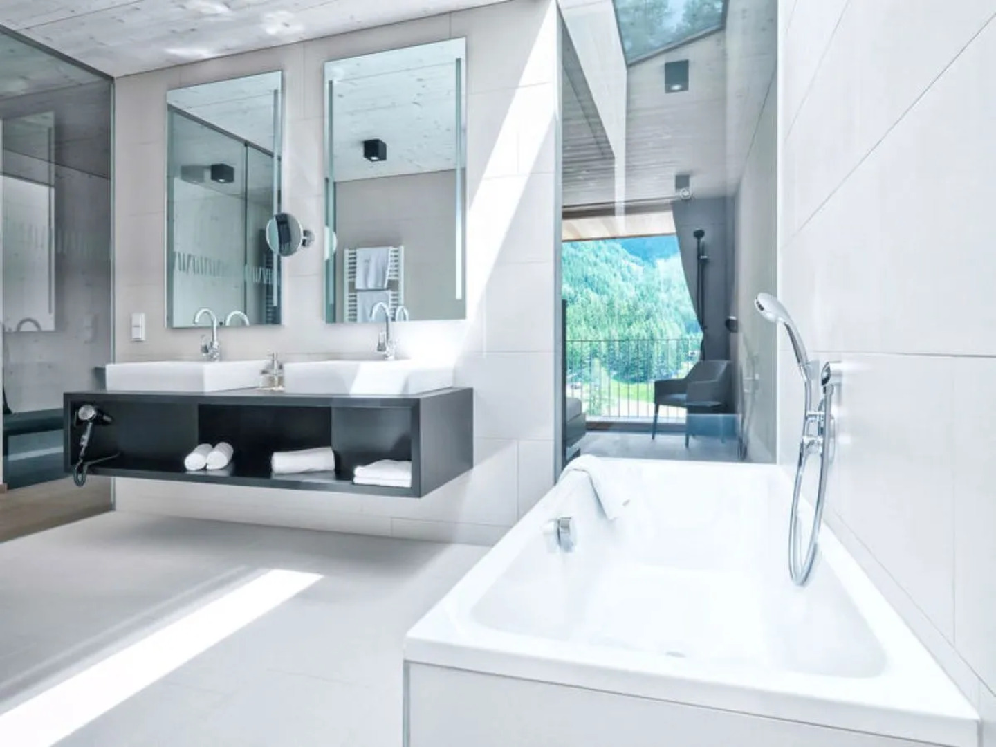 Gradonna Mountain Resort (KAX101)