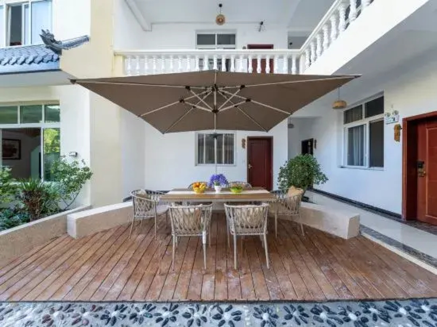 Jiuzaigou Huayujian Homestay