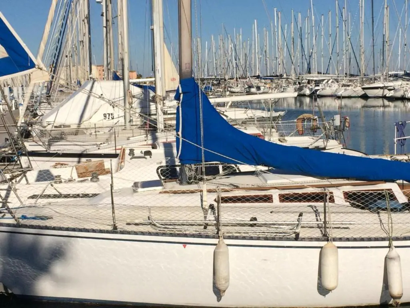 Voilier A Quai Gruissan