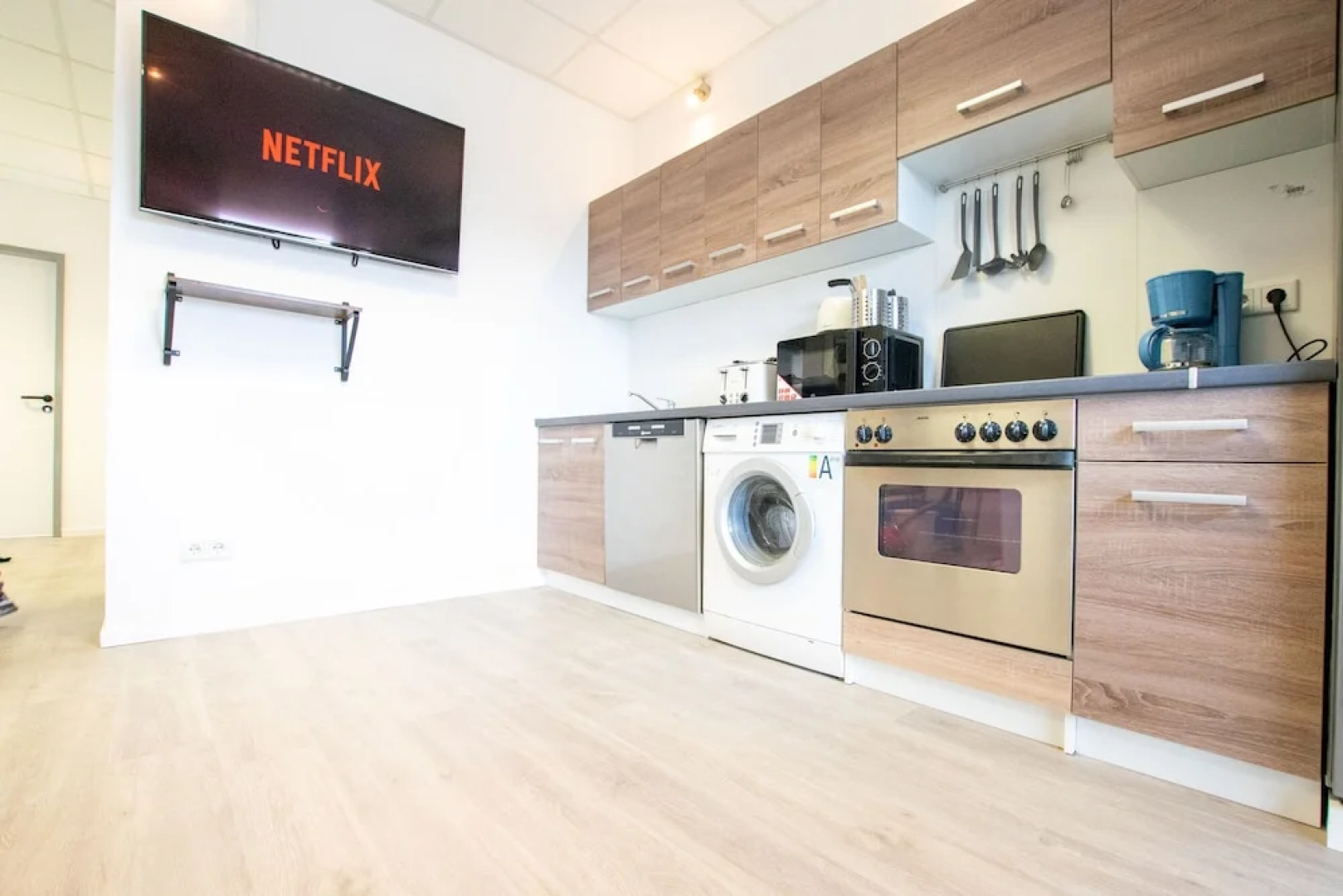 Tolstov-Hotels Airport 3 Room City Apt.