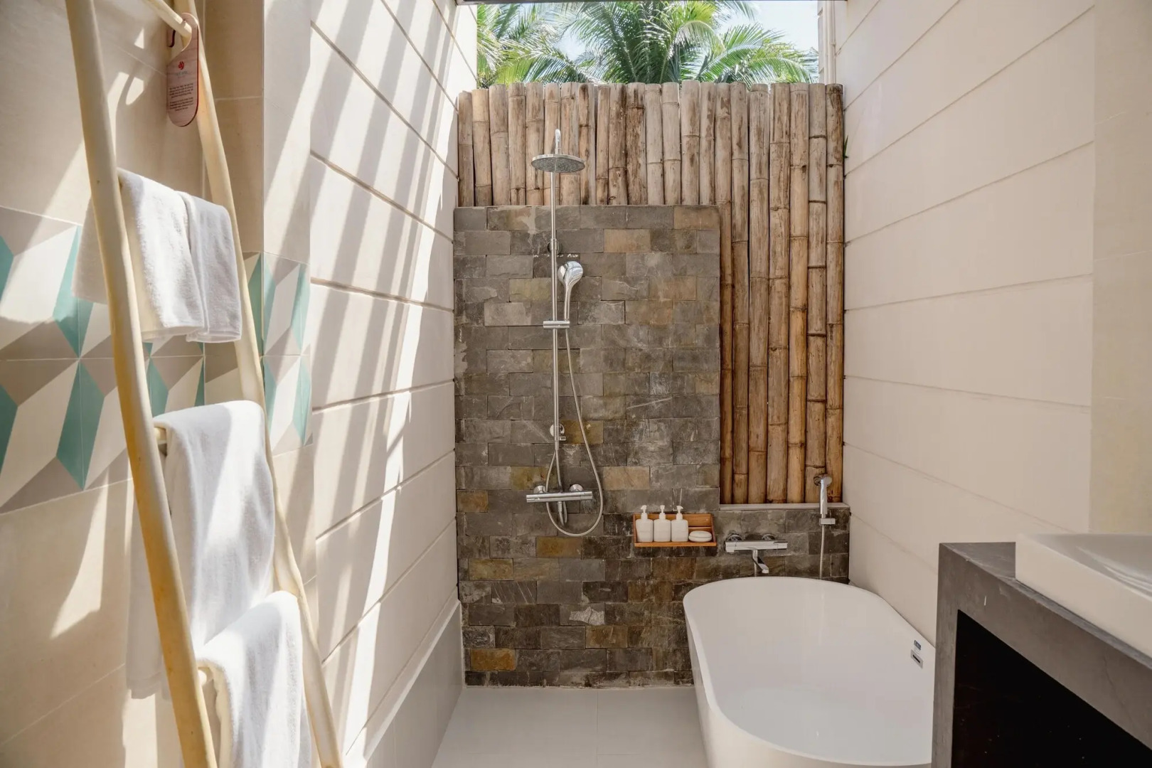 Pax Ana Doc Let Resort & Spa