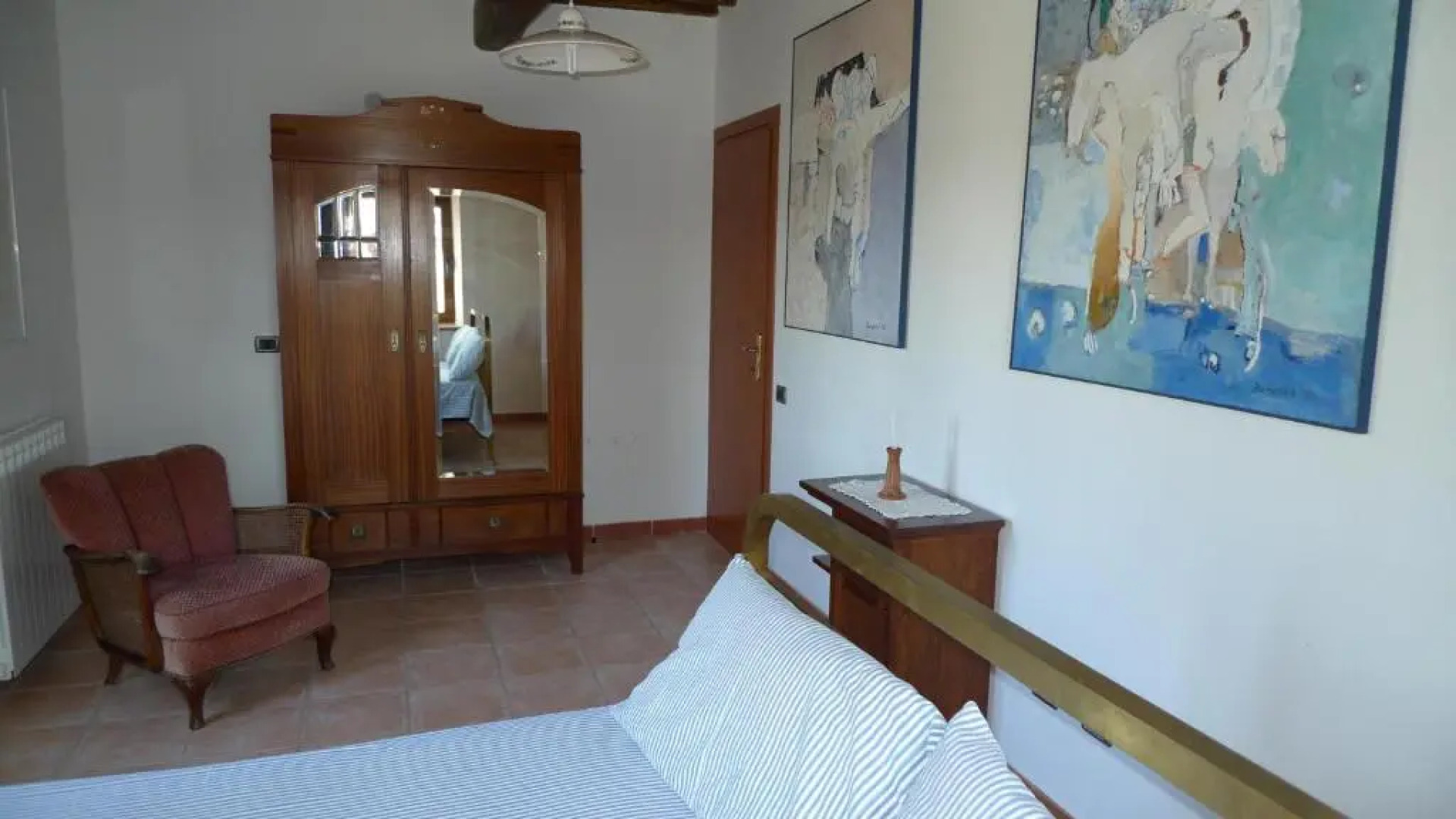 Villa with private swimming pool and garden in quiet area, panoramic views