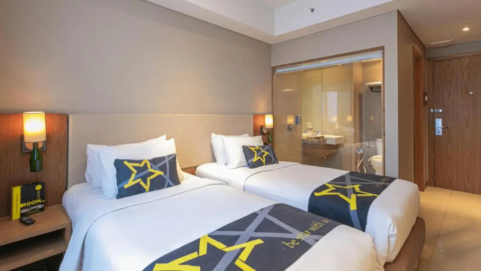 Yellow Star Hotel Gejayan