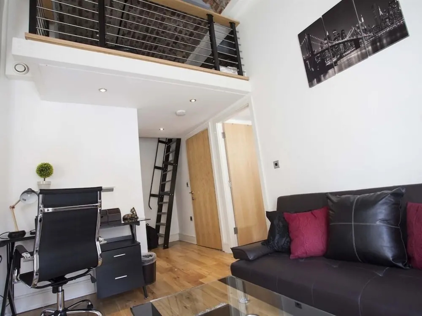 Lux Aparts Huddersfield Central