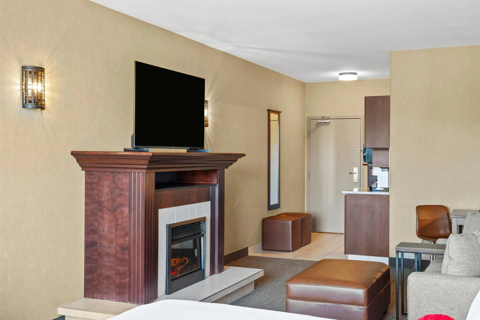 Ramada by Wyndham Drumheller Hotel & Suites