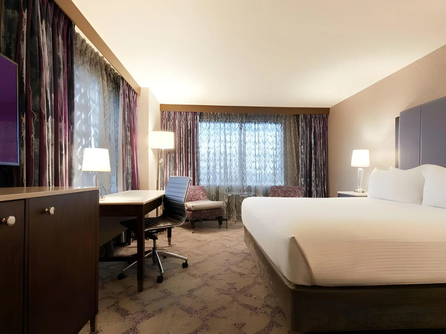 Silver Legacy Reno- A Caesars Rewards Destination