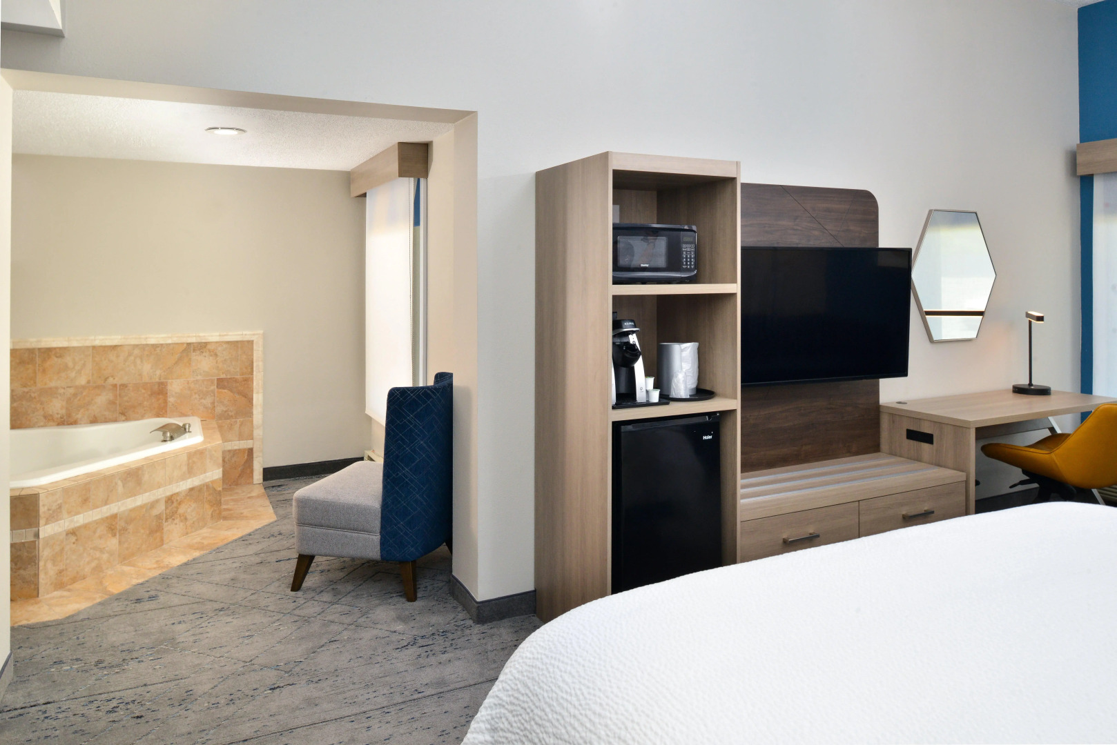 Holiday Inn Express Lewisburg/New Columbia