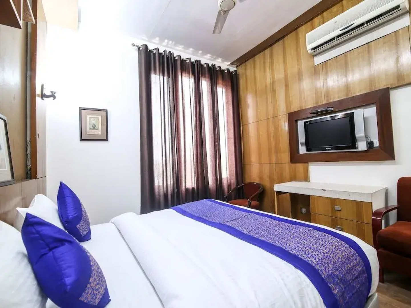 OYO Premium Old Gurgaon