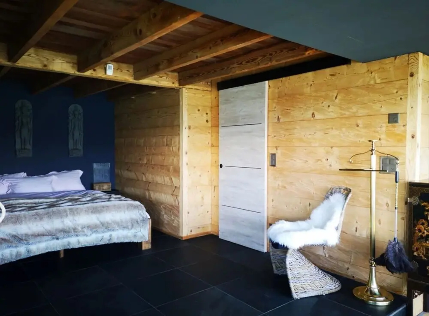 Chalet With Panoramic Views of the Mountains of the Oberland and Lake Thun