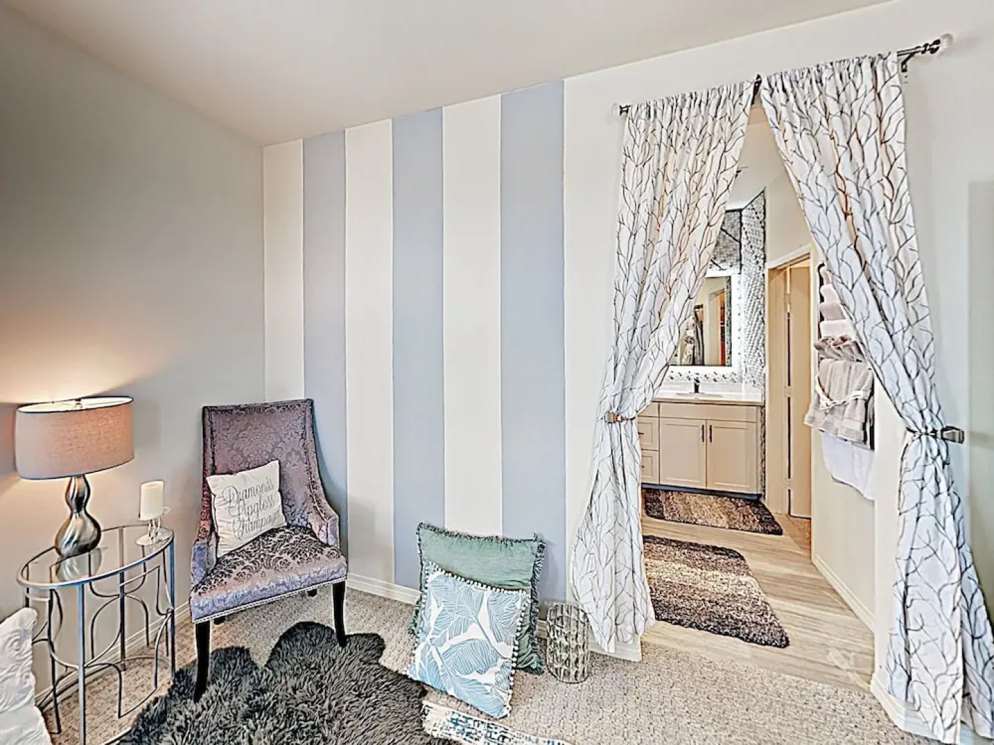 Stunning Beach W/ Pool, Views, Bar & Arcade 3 Bedroom Condo