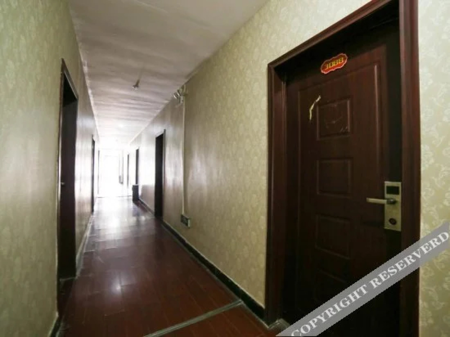 Yichang Spring Business Hotel