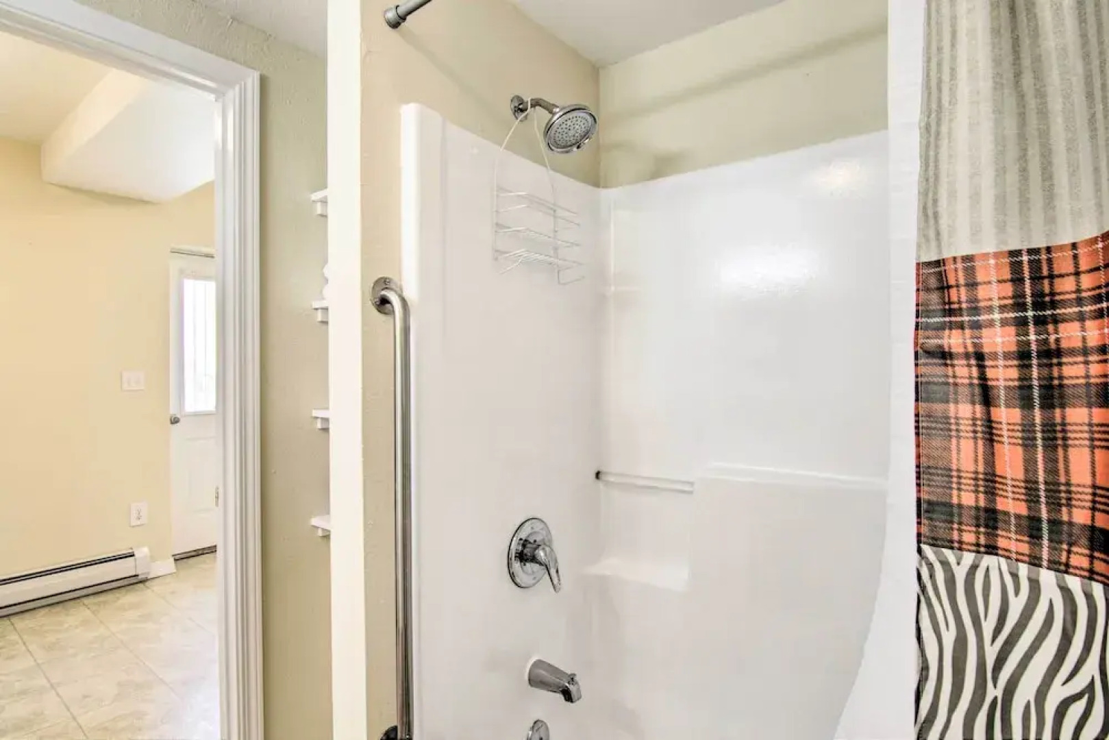 Montana's Emigrant Peaks Getaway: Apt w/ Mtn Views