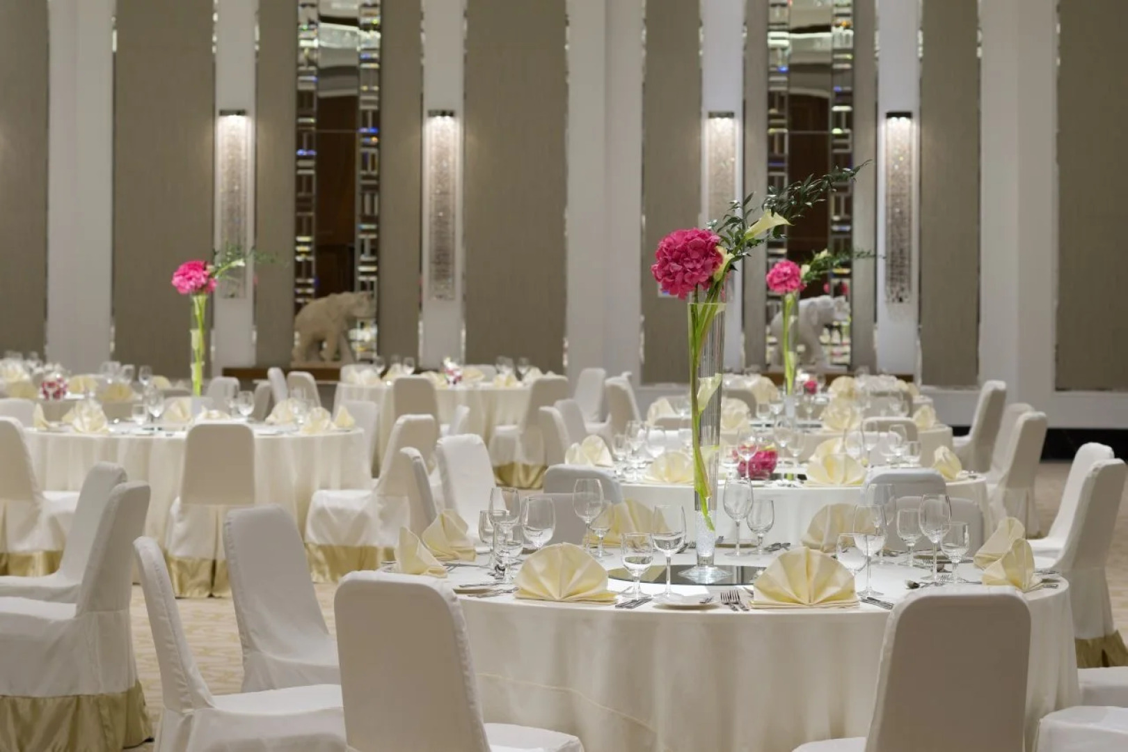 Отель Taj Dubai