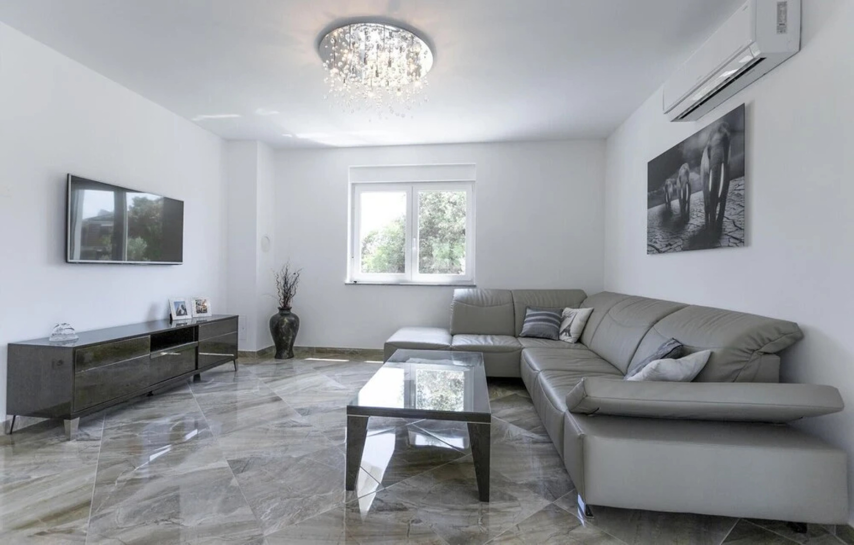 Nice Home in Buje With Wifi and 2 Bedrooms