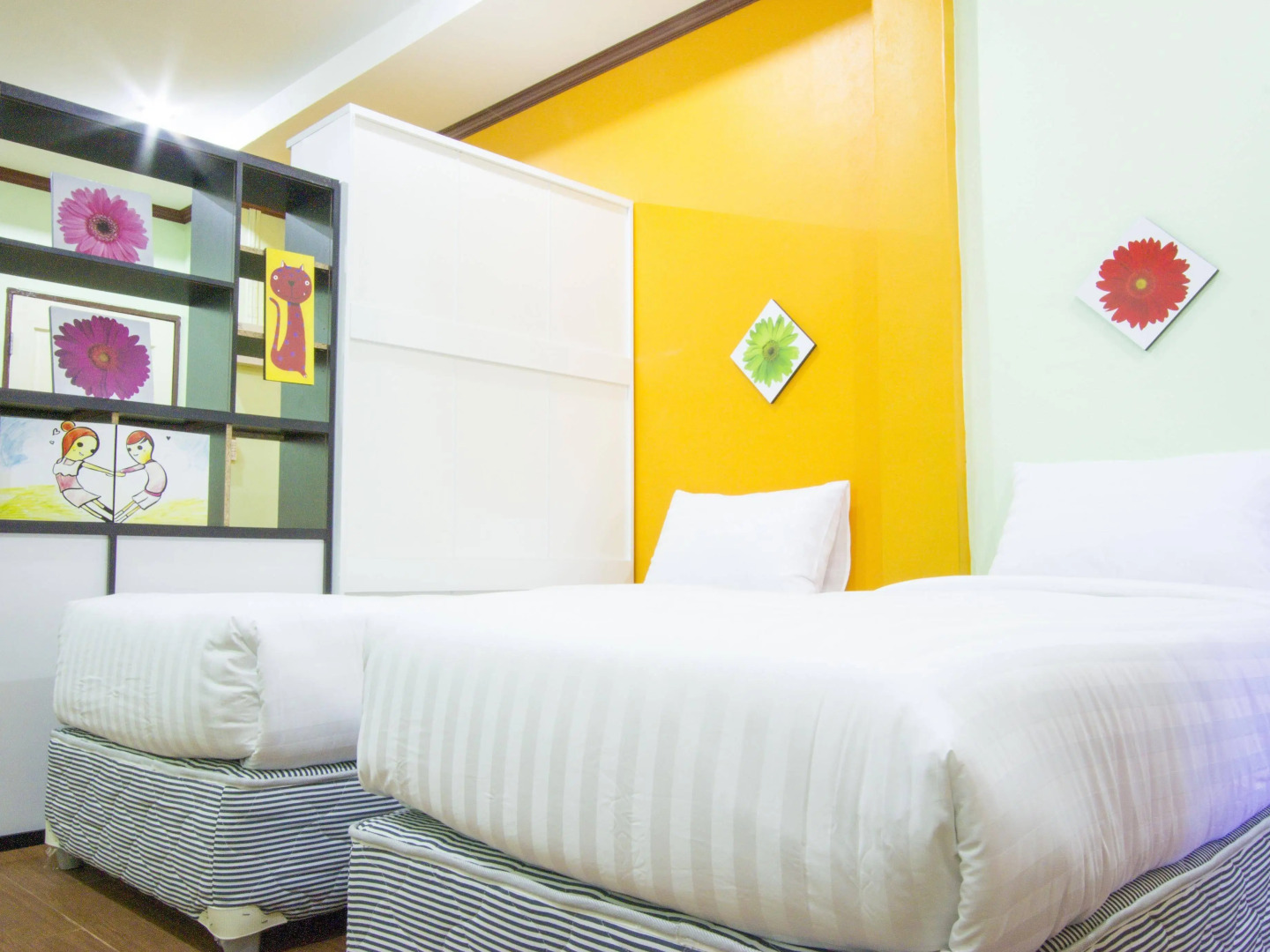 OYO 359 Golden Nakara Place (Vaccinated Staff)