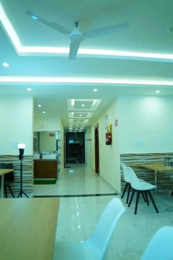 Hotel Mandakini Palace