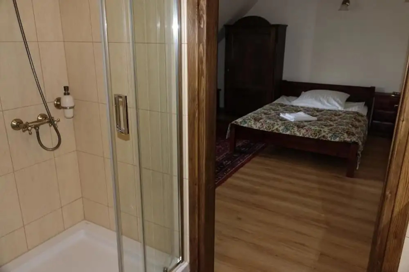 Gościniec Dworski w Ropie