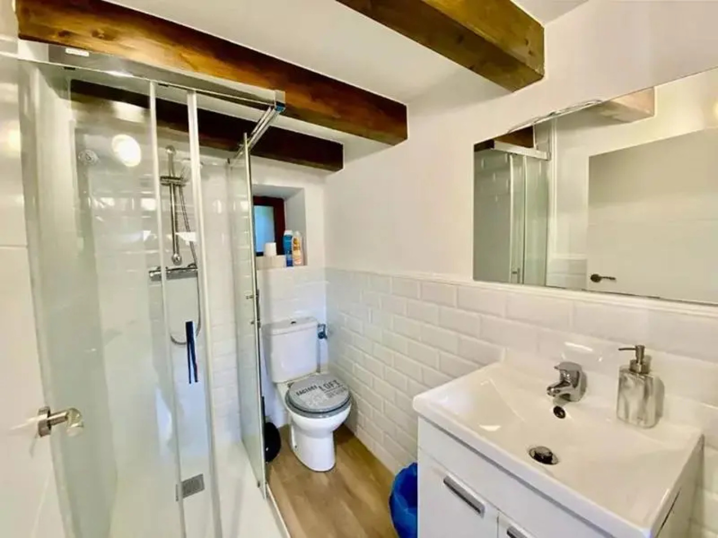 Apartamentos Via Street 3000