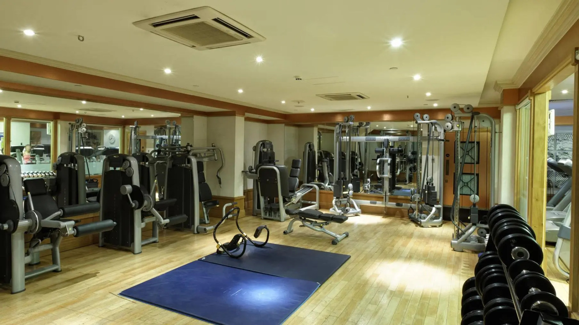 Leonardo Royal Hotel London City