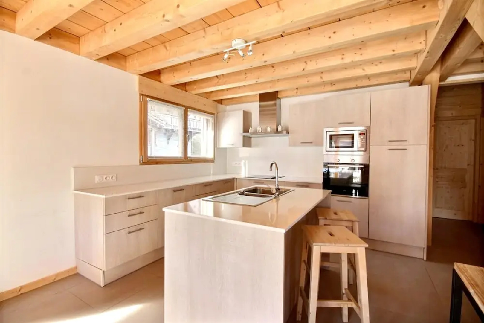 Chalet With 5 Bedrooms in St Jean D'aulps, With Wonderful Mountain Vie