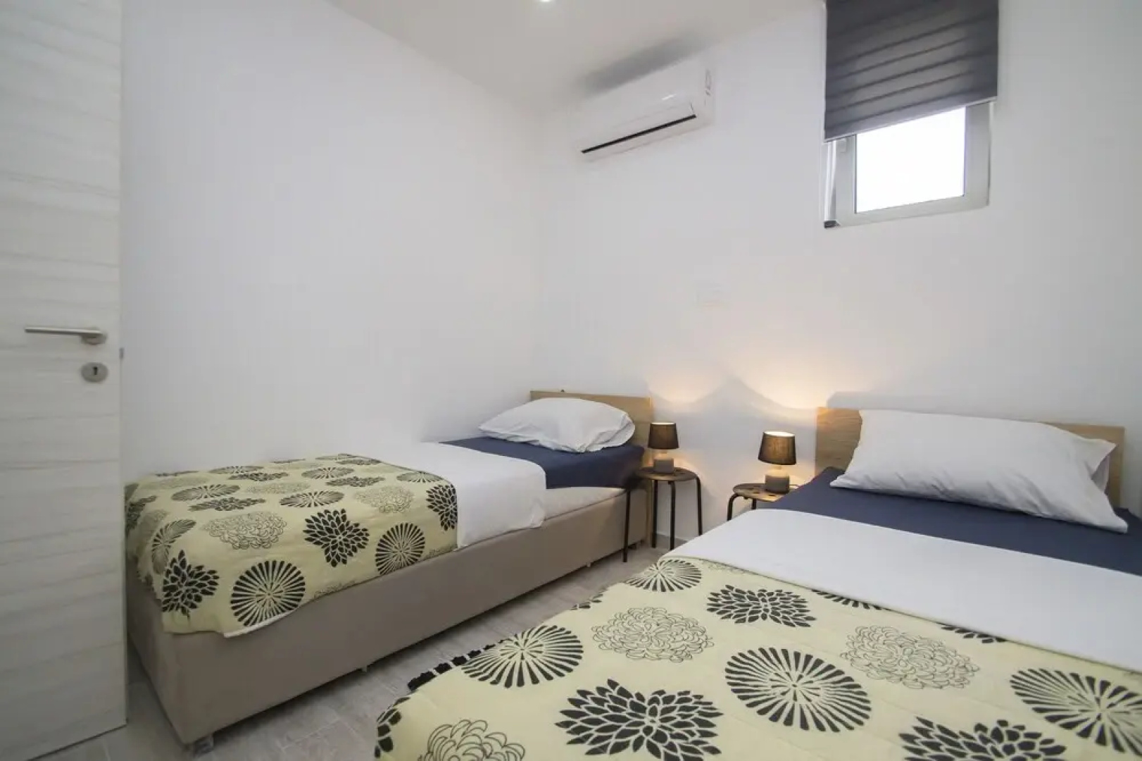 Apartment in Tri Porte (Potirna) with sea view, terrace, air conditioning, WiFi (39-2)