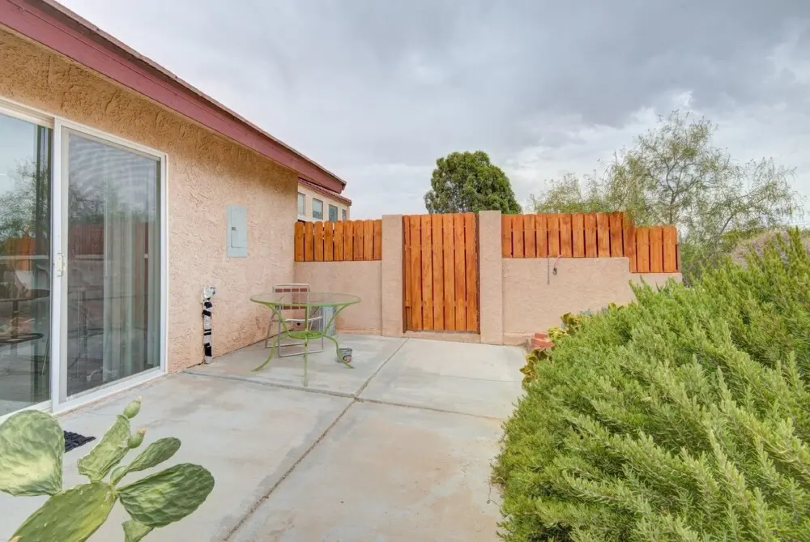 Joshua Tree Luxury Dream Modern 5 Bedroom!