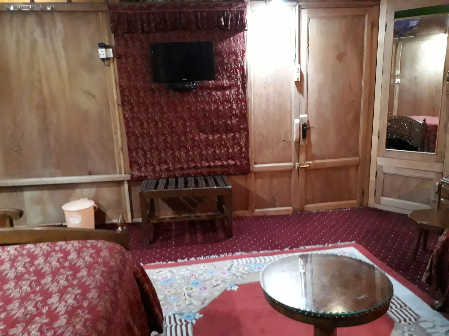 Badyari Palace Group of Houseboat