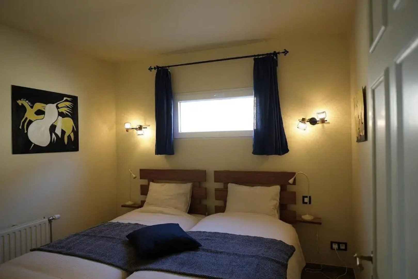 Cottage On The Canal