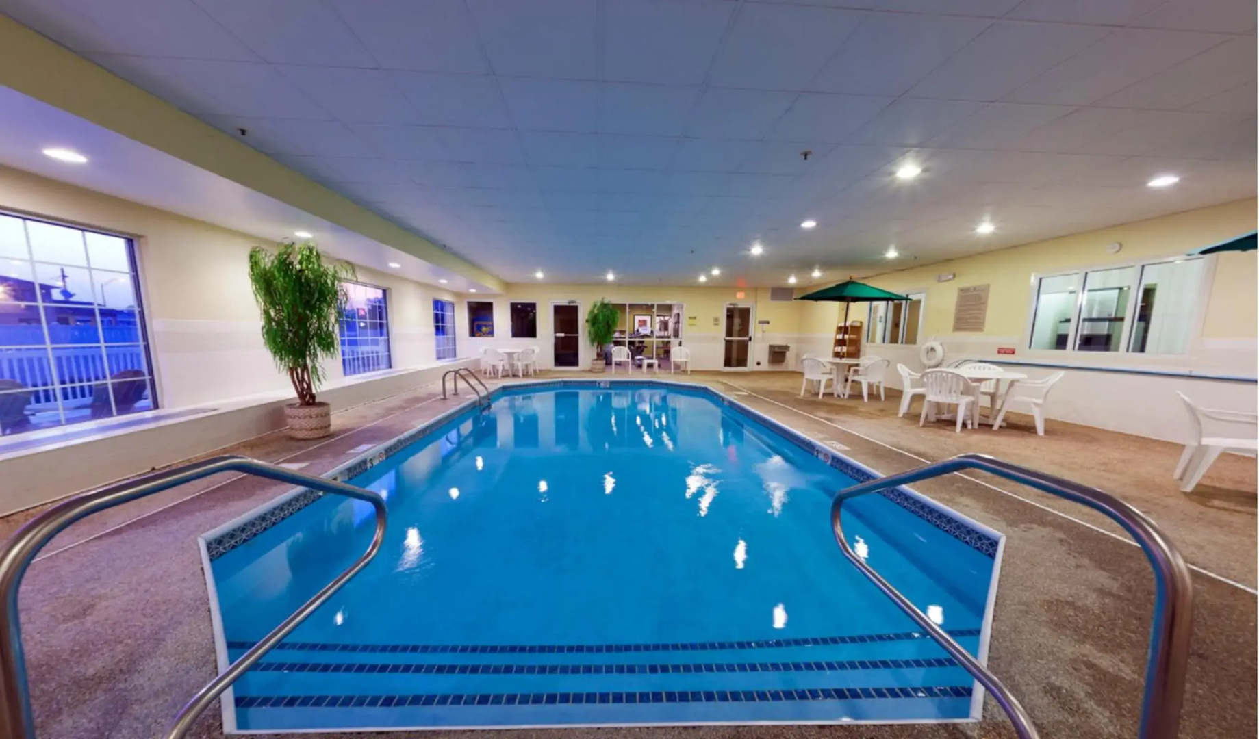 Country Inn & Suites by Radisson, Rock Falls, IL
