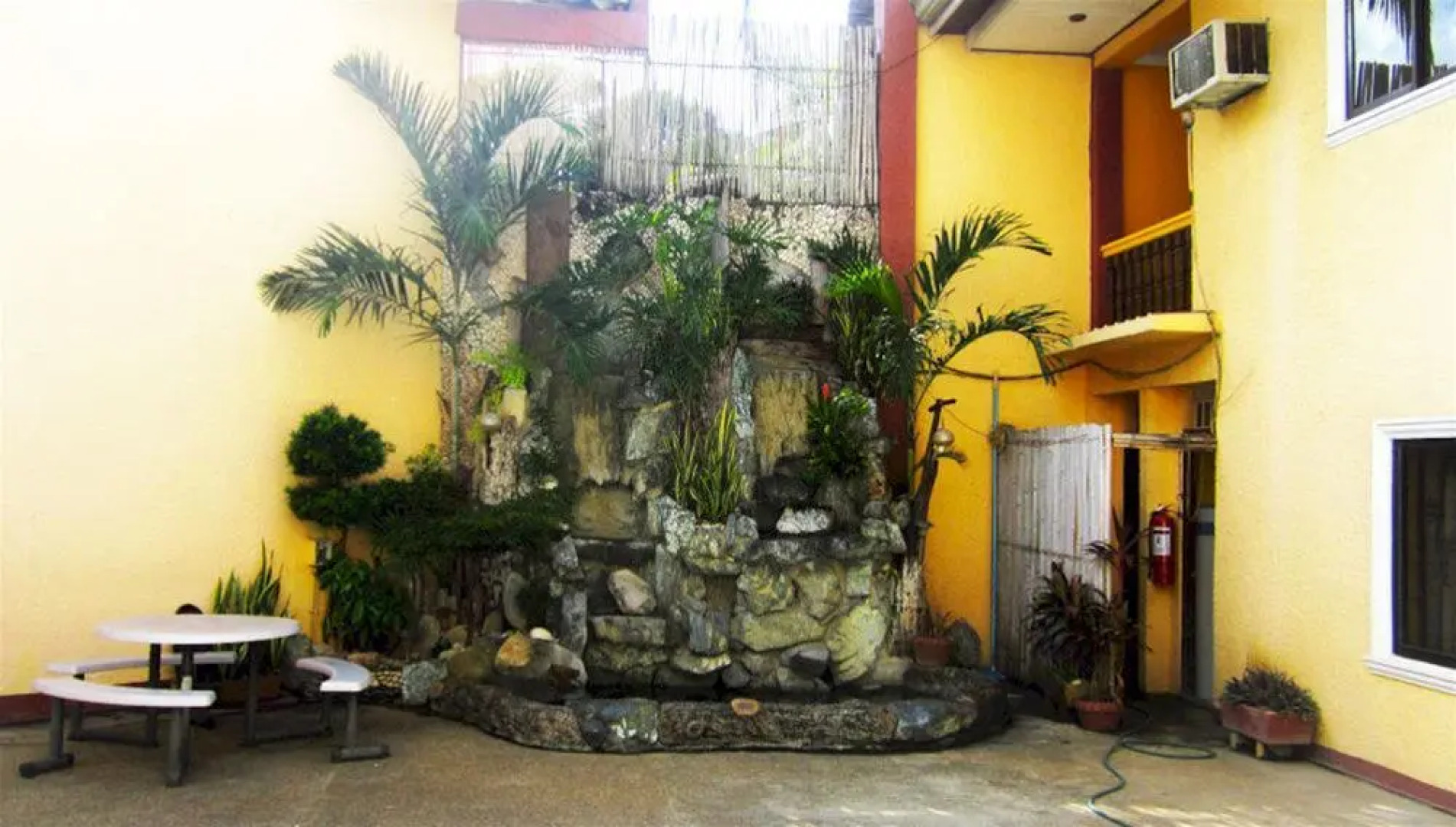 Turissimo Garden Hotel