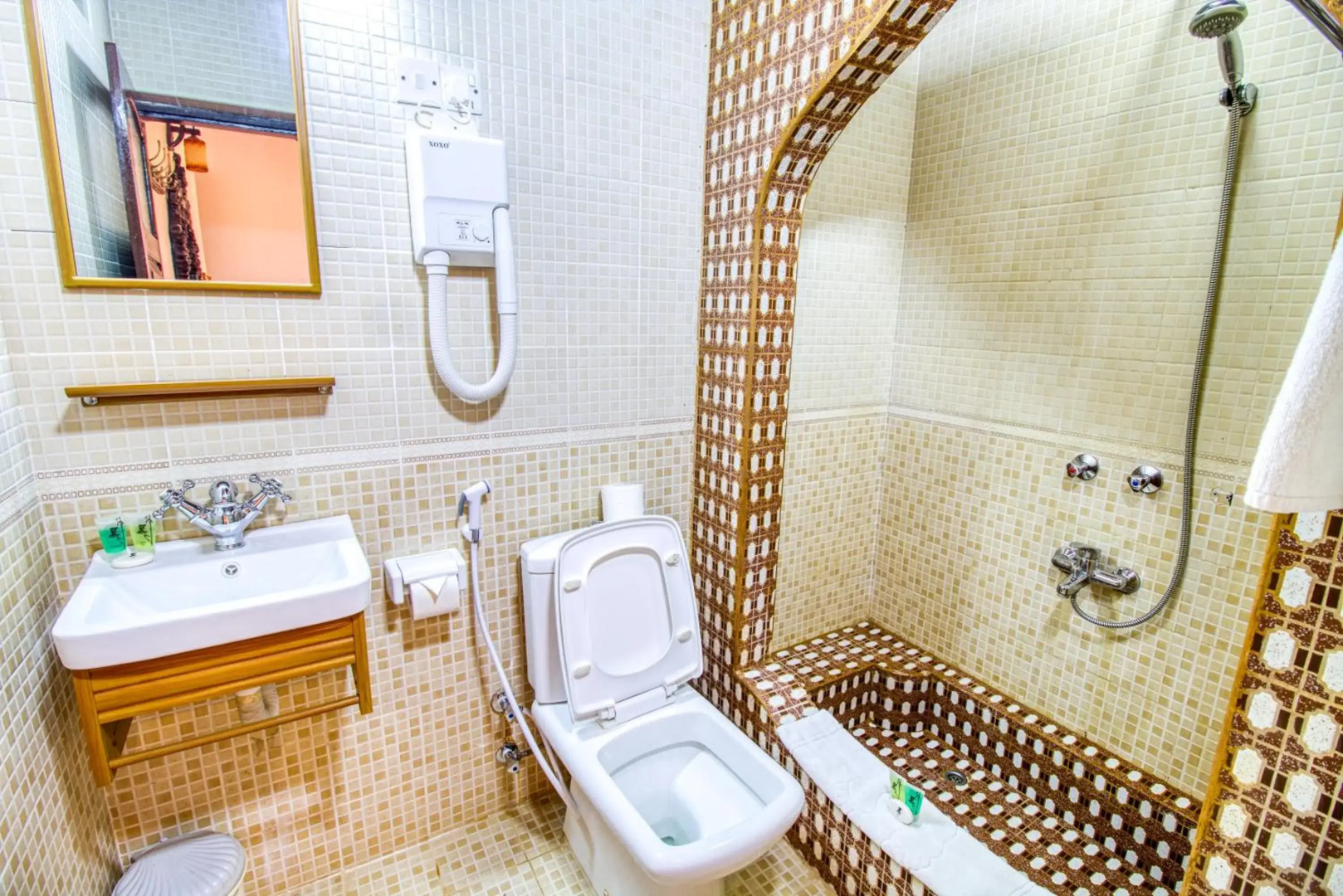 Tembo House Hotel & Apartments