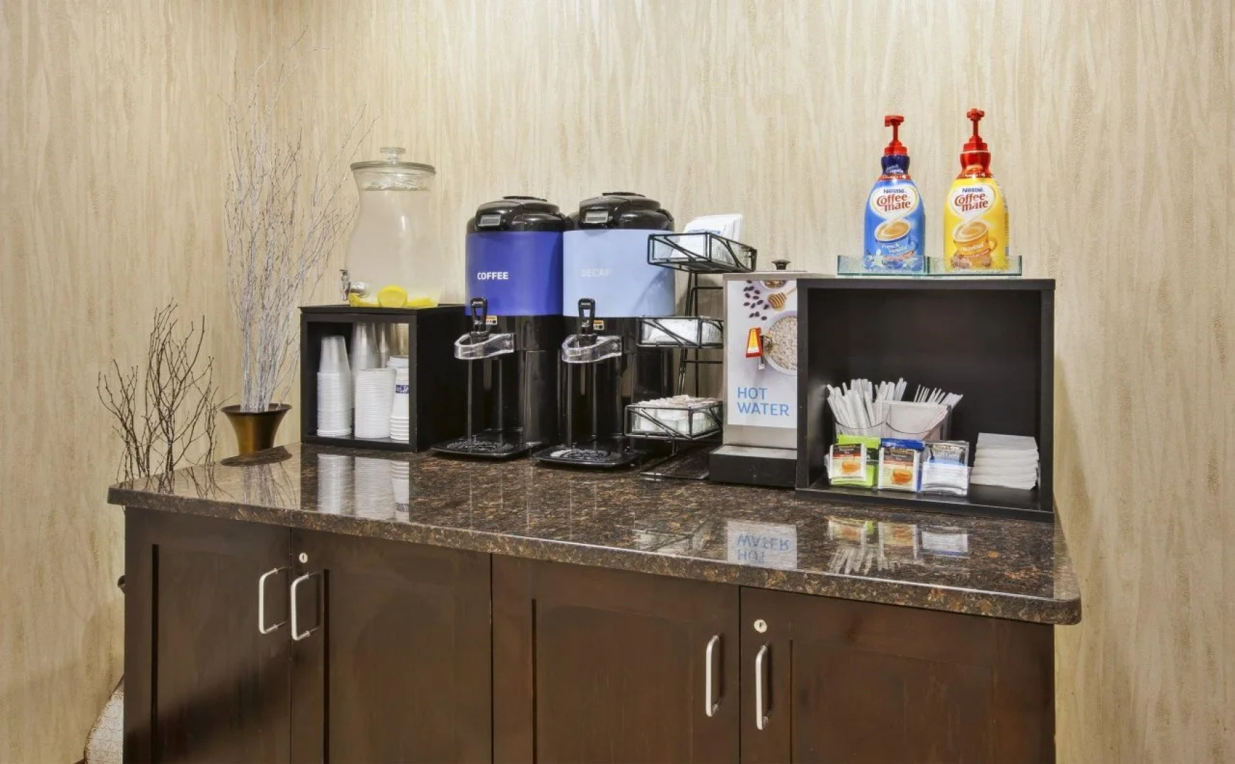 Holiday Inn Express & Suites Geneva Finger Lakes by IHG