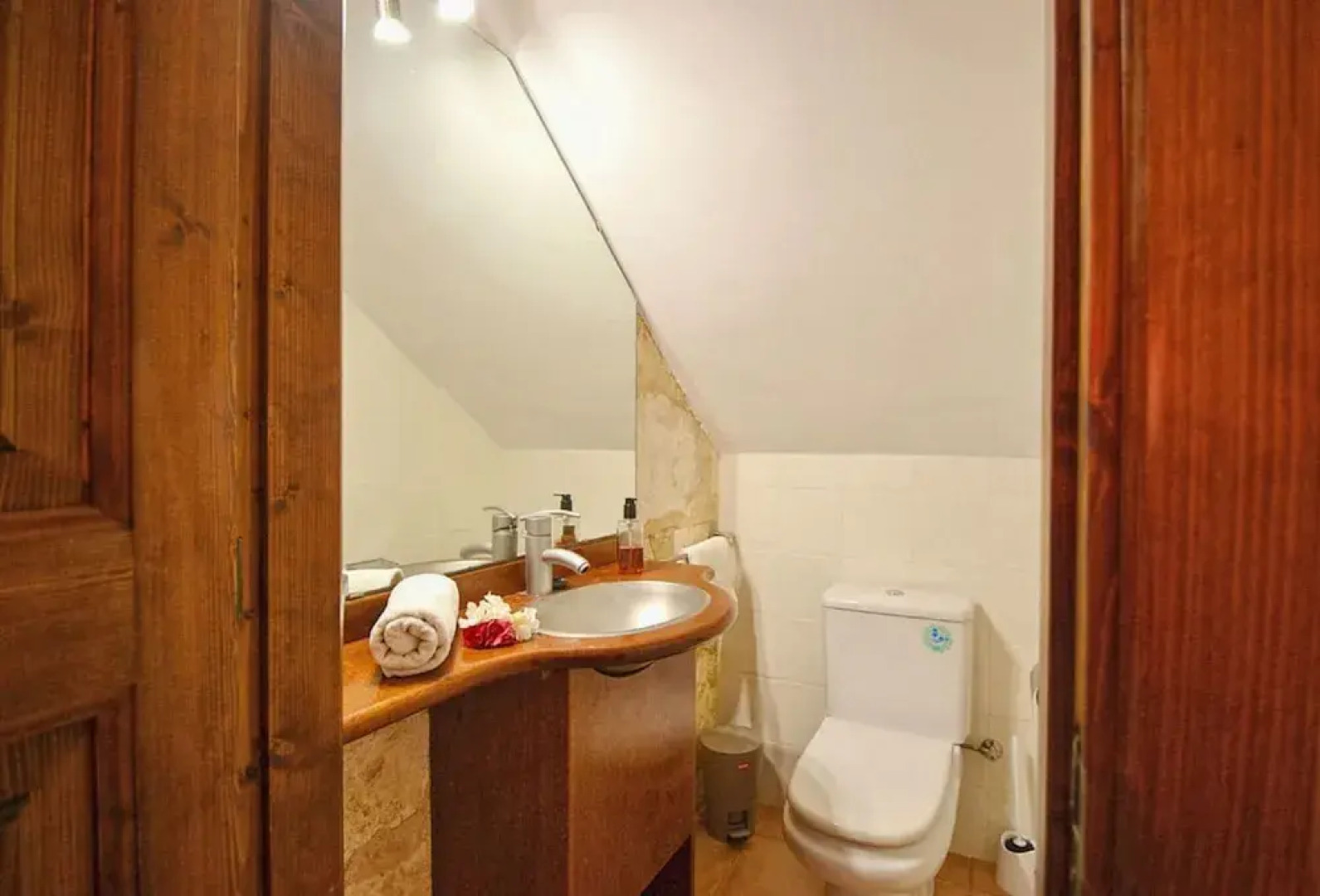 Poolside Garden Retreat in Buger