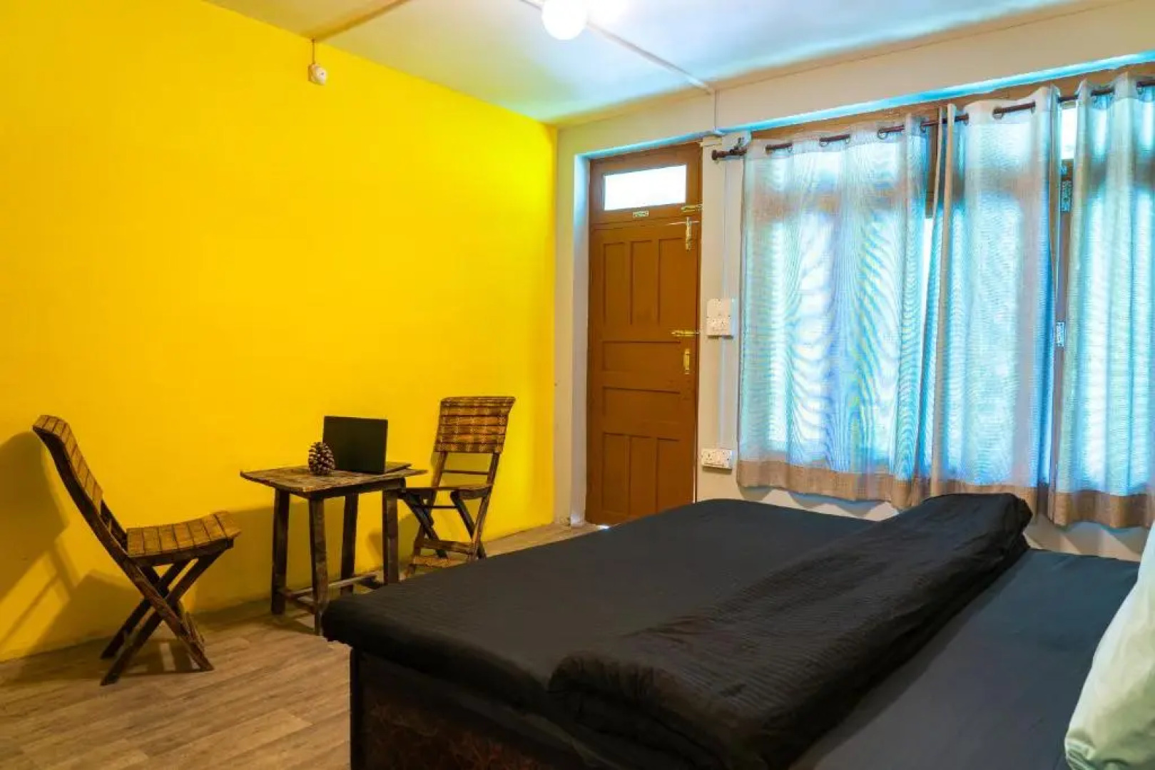 Whoopers Hostel Tosh