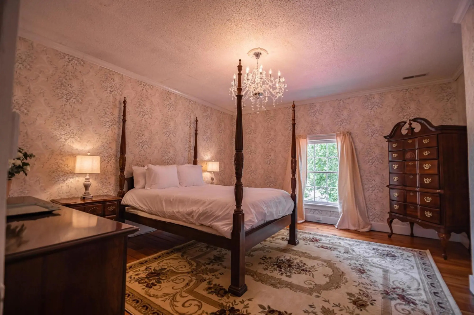 The Manor 1885 Altamont