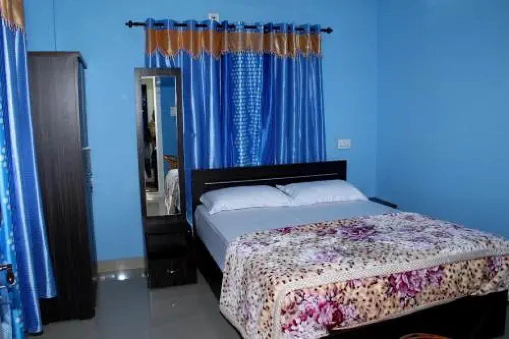 Aathishaya Holiday Inn