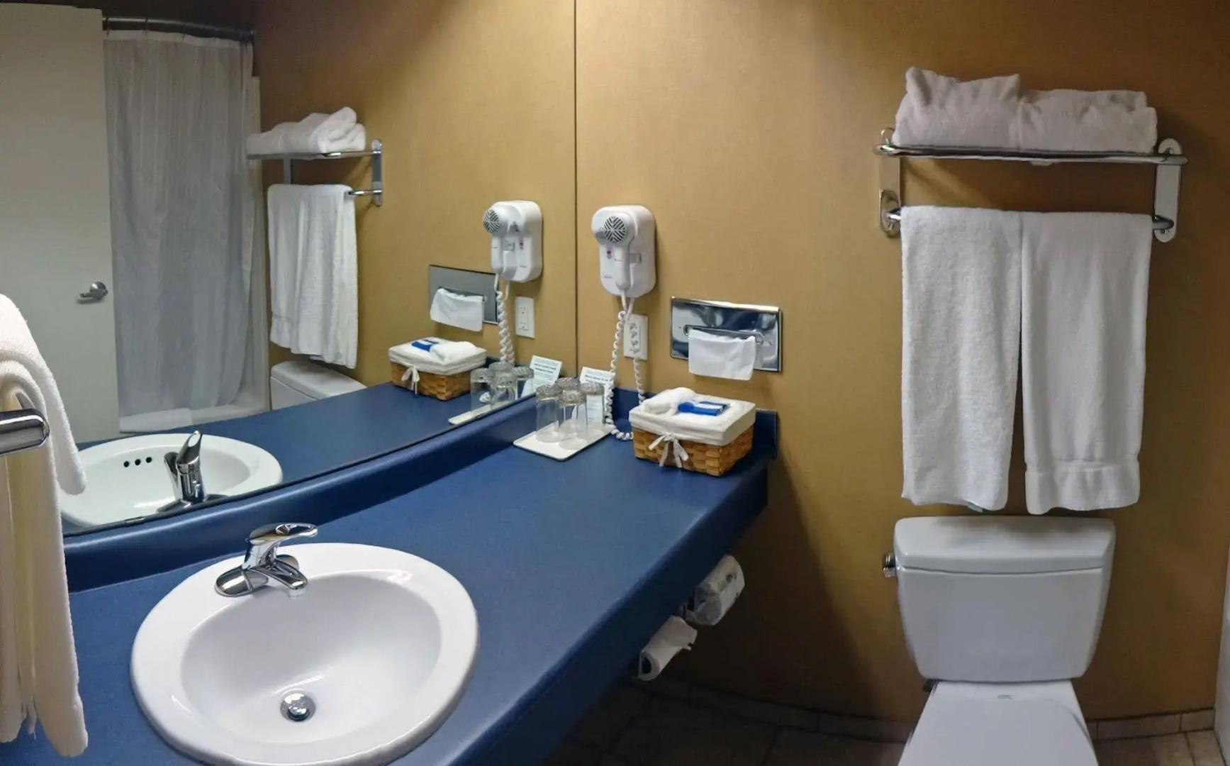 Beach Gardens Resort and Marina