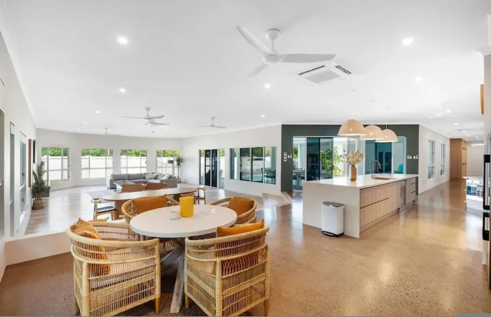 Majestic Manor Stylish Super Home Pool BBQ