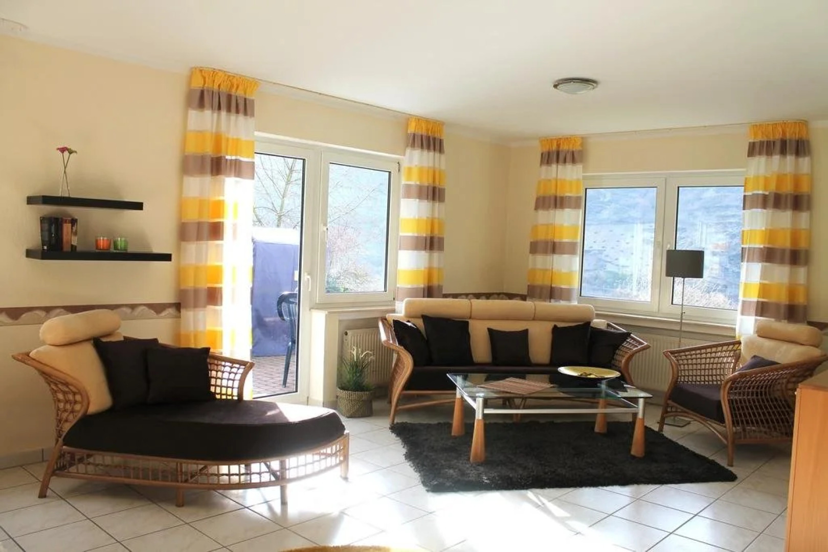 Haus Flora (Ferienwohnungen)