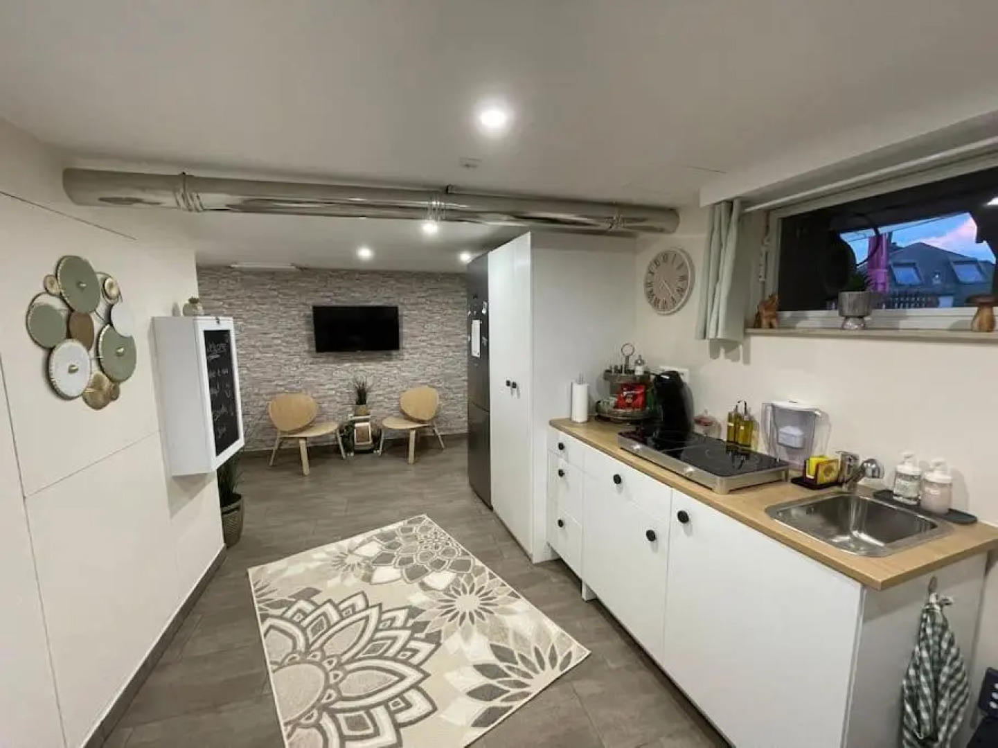 Studio situé aux abords de la forêt avec parking