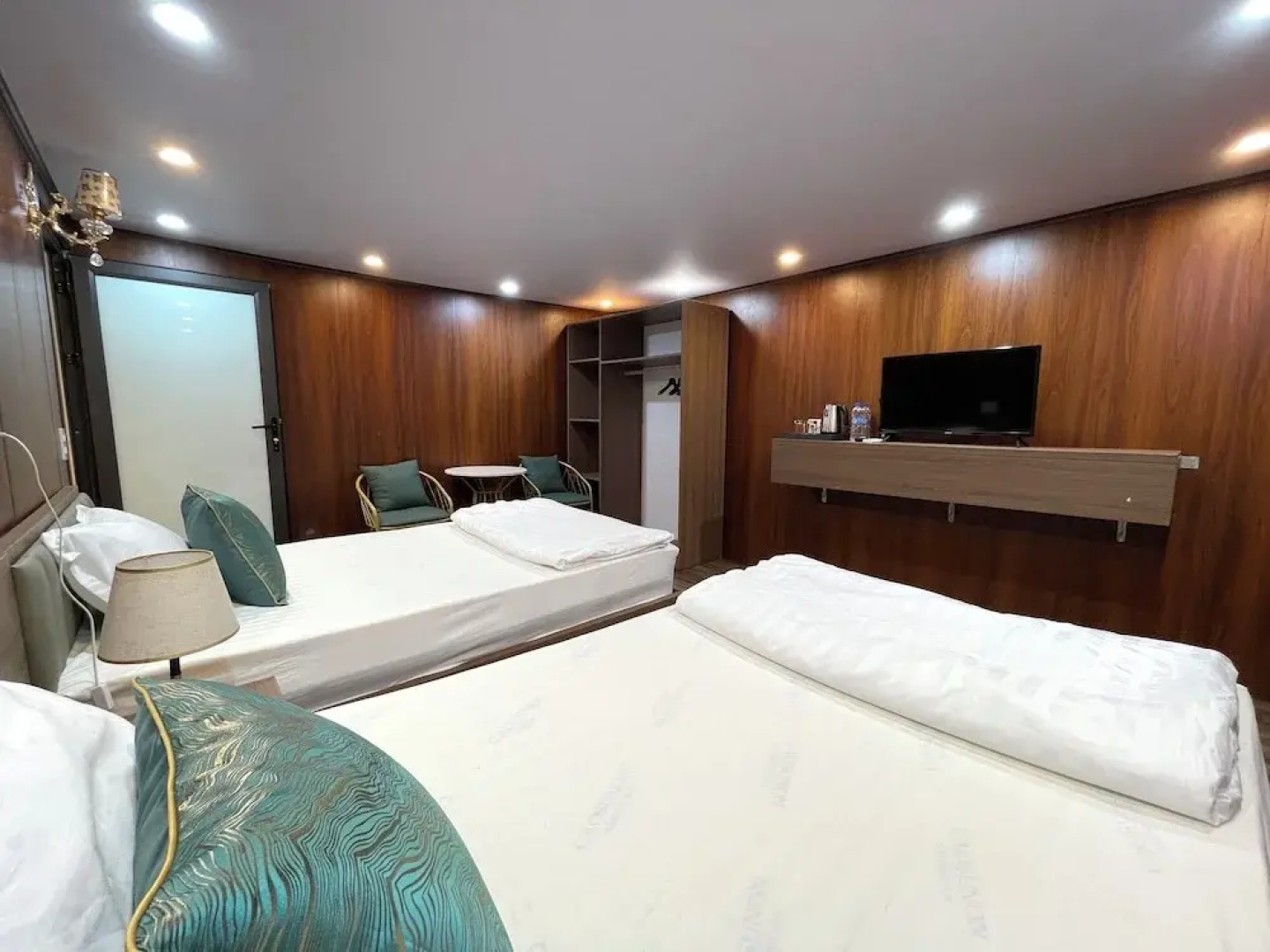 Odyssey Hostel, Tours & Motorbikes Rental