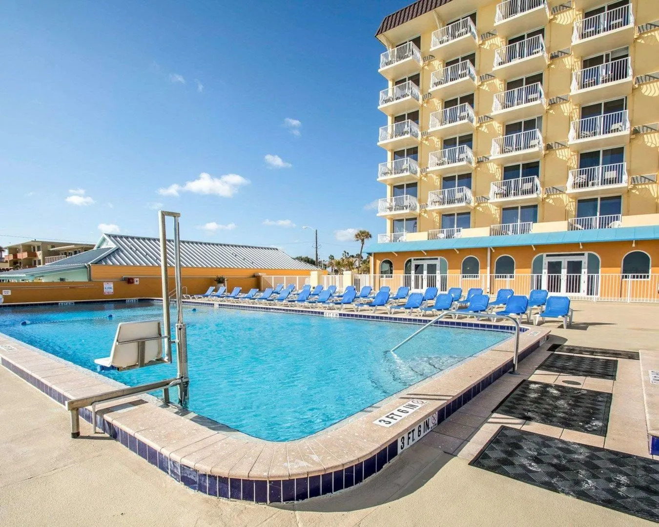 Casa Del Mar Beach Resort