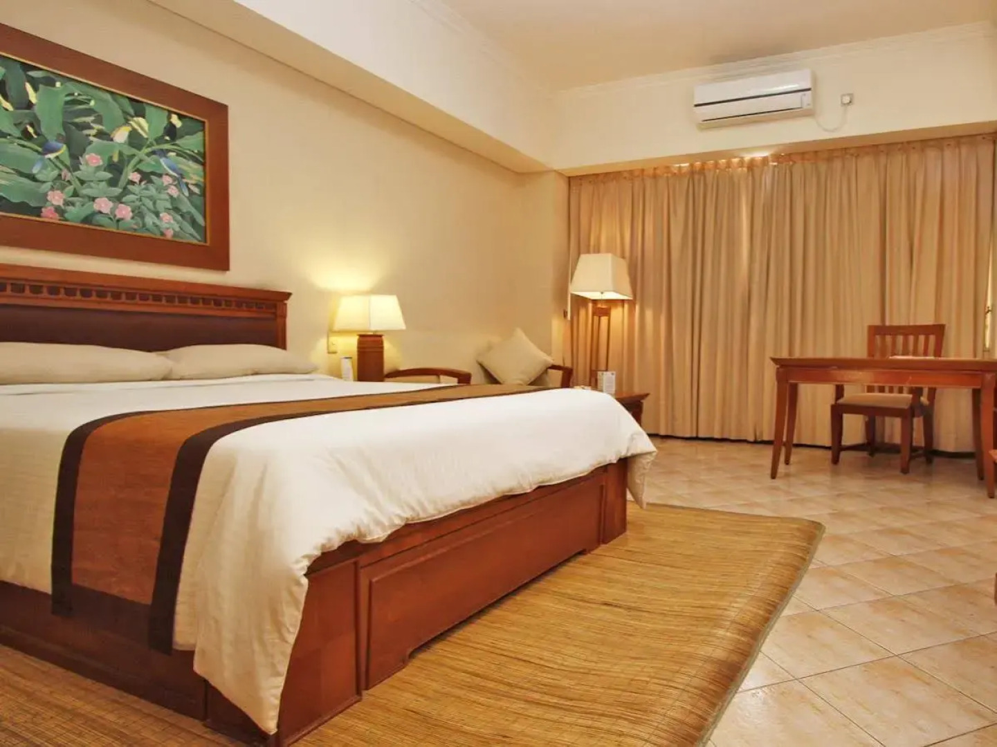 Puri KIIC Golf View Hotel