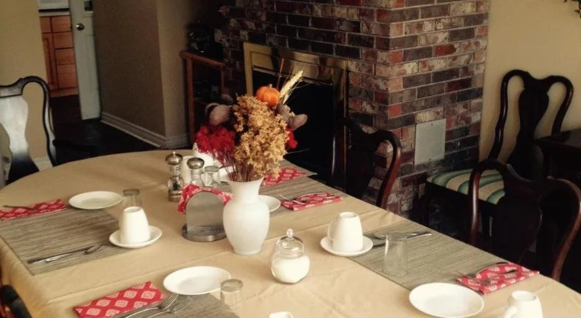 MacKenzie House Tourist Home B&B