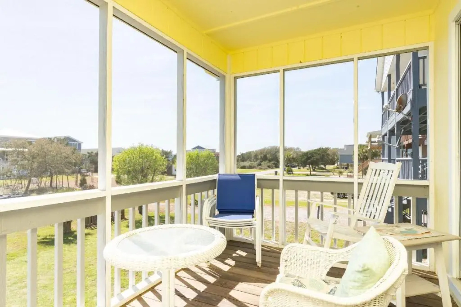 See Otter by Oak Island Accommodations