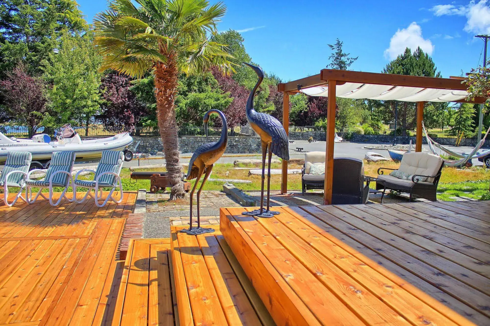 Birds of a Feather Victoria Oceanfront Studio Suites